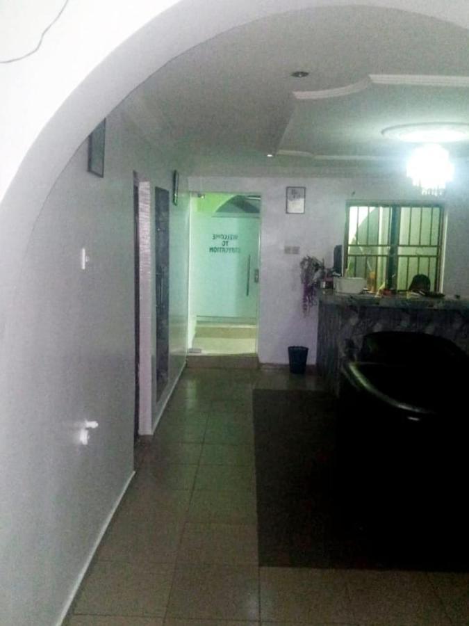 Staycation Suites And Apartment Lagos Exterior foto