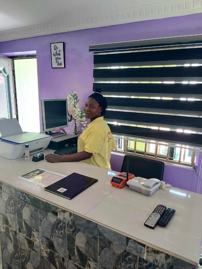 Staycation Suites And Apartment Lagos Exterior foto